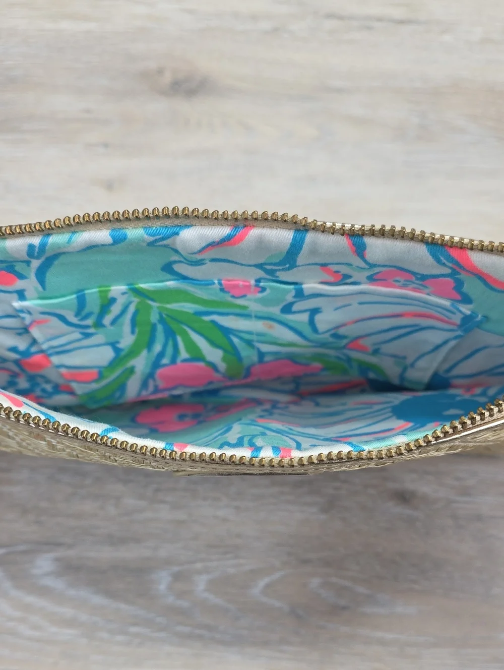 Lilly Pulitzer Gold Woven Straw Wristlet Clutch Bag Tassel Zip Resortwear